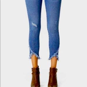 Judy Blue Tulip Front Hem Cropped Jeans